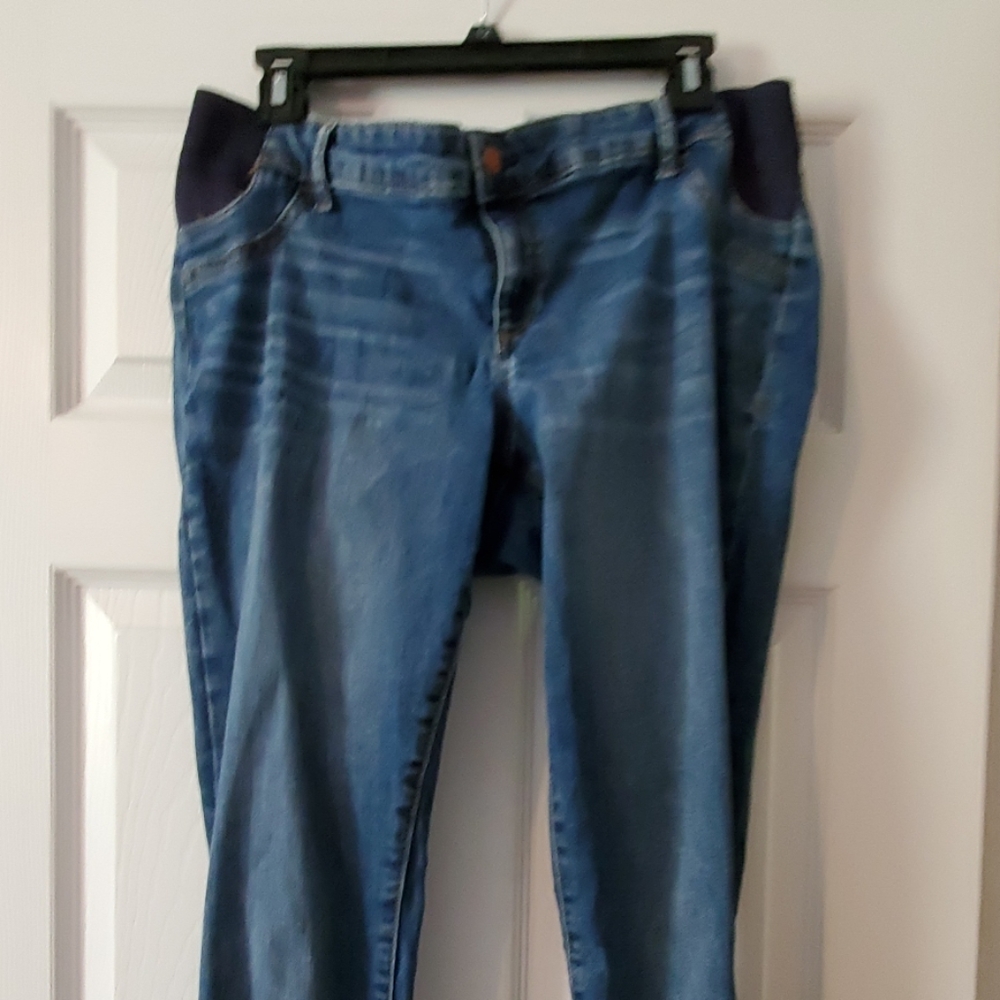 Maternity GAP skinny jeans